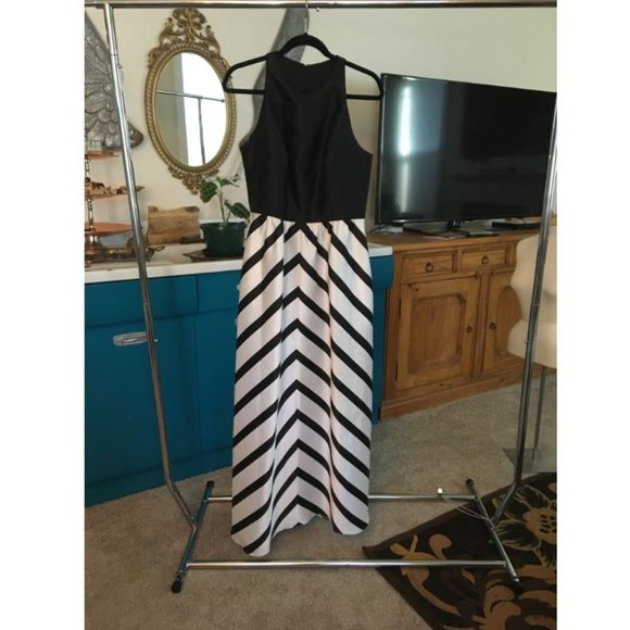 Alfred Sung Black and white chevron semi formal - Picture 4 of 6